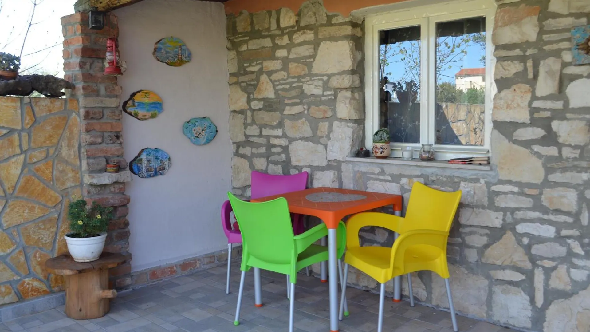 Retro Apartment In Nature Póla